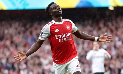 Arteta nêu lý do rút Saka khỏi sân chỉ sau 45 phút