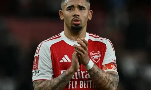 Gabriel Jesus là lối thoát hay canh bạc cho hàng công Milan?
