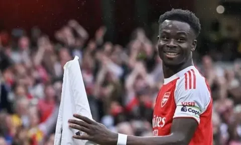 Arsenal đón chào Saka thực thụ trở lại trong cuộc đua vô địch