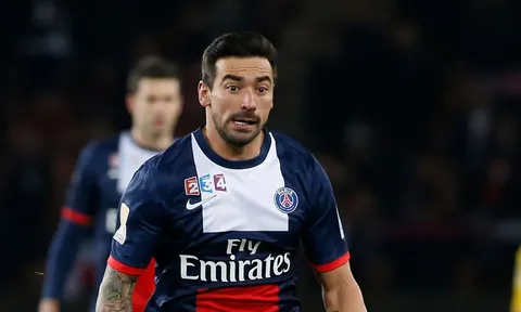 Lavezzi trả giá đắt vì lén lút cướp bồ của bạn thân