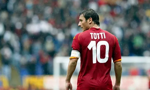 10 pha lập công đẹp nhất trong sự nghiệp Francesco Totti