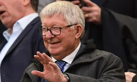 Carrick thừa nhận bị ảnh hưởng bởi tin Sir Alex nhập viện