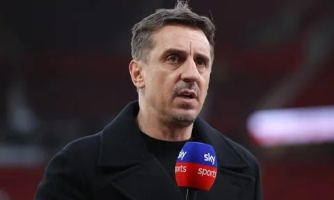 Neville chỉ ra trận Arsenal nên sợ nhất