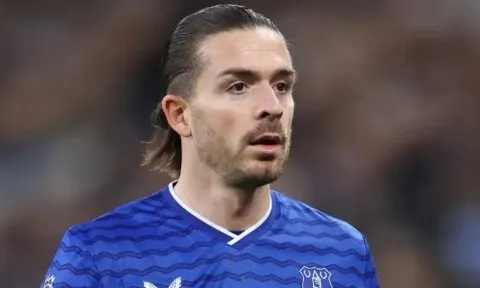 Pep Guardiola thừa nhận không giúp ích được nhiều cho Grealish
