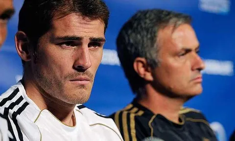 Mourinho thà làm bạo chúa còn hơn để phòng thay đồ nổi loạn