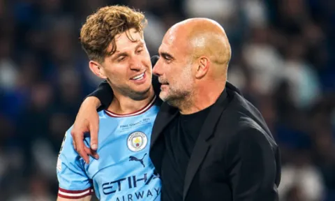 Pep Guardiola trấn an fan Man City về tâm lý của Silva và Stones