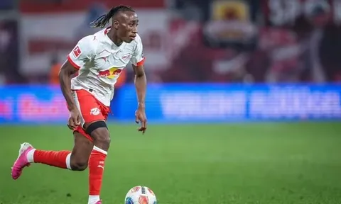 Liverpool nắm quân bài tẩy khiến MU khó mua Yan Diomande