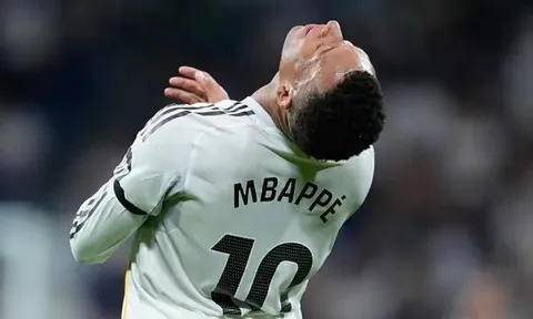 Đi nghỉ mát ồn ào, Mbappe chọc giận phòng thay đồ Real