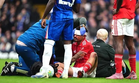 Gibbs-White dính chấn thương nặng trong ngày Nottingham Forest hạ Chelsea