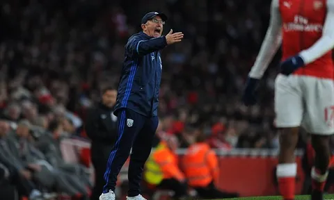 'Arsenal mạnh hơn Chelsea; Conte phải đi chợ Đông'