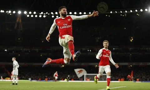 Arsenal thắng, vì trở lại là chính mình