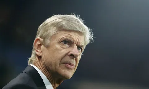 Arsenal thua Man City, HLV Wenger ví trọng tài như con sư tử trong sở thú
