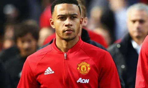 Ashley Young và Depay khiến Mourinho day dứt