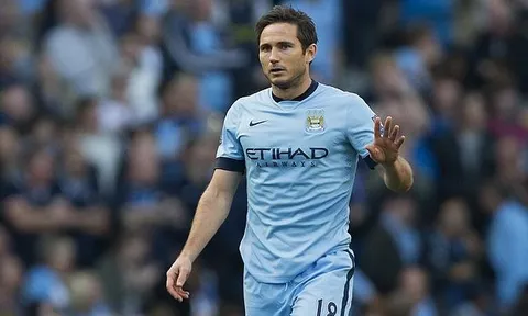 Cay mắt với khoảnh khắc Lampard sút tung lưới Chelsea
