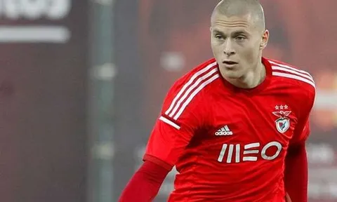 CĐV M.U chẳng biết Victor Lindelof là 'gã quái quỷ nào'