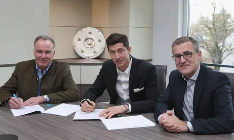 Chính thức: Lewandowski ở lại Bayern thêm 5 năm