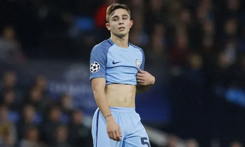 Chính thức: Man City cho 'Bellerin mới' du học