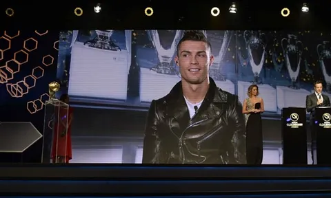 Chùm ảnh: Ronaldo, Eto'o được vinh danh tại Globe Soccer Awards