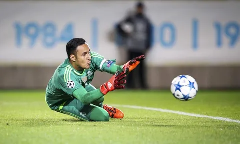 Có Keylor Navas đây rồi, Real không cần Courtois