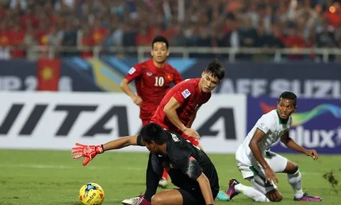 Công Vinh giữa yêu và ghét