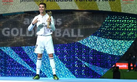 Conte gọi thương vụ Ronaldo sang TQ là điều "không tưởng"