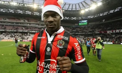 Cú đúp giúp Nice lên đỉnh Ligue 1 của Mario Balotelli