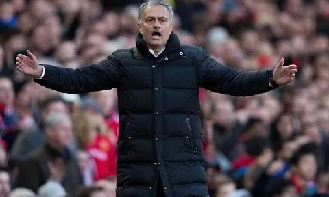 Điểm tin chiều 10/12: Mourinho không hài lòng với Rooney, Pique gây hấn với Suarez