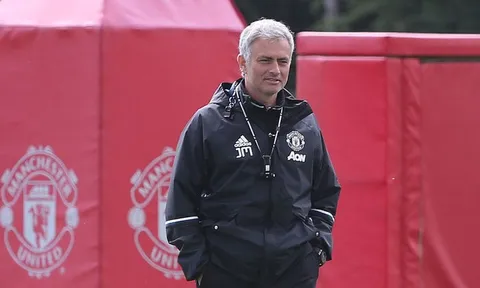 Điểm tin sáng 27/12: Mourinho không buông Top 4, Martial sang La Liga, Conte đặt chỉ tiêu khủng