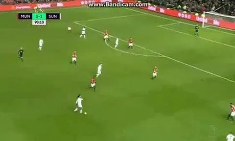 Fabio Borini vuốt bóng cực đẹp, De Gea chôn chân