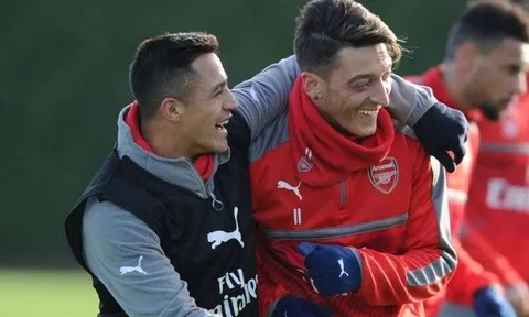 Giám đốc Arsenal báo tin vui về tương lai Sanchez, Oezil