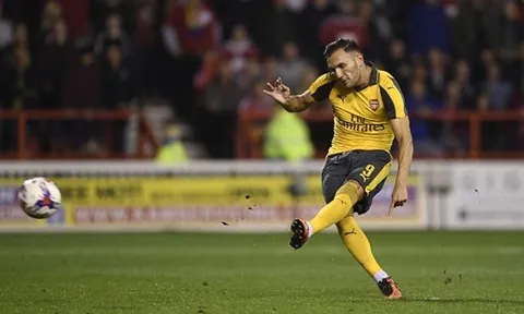 Góc Arsenal: 'Số 9' đang ám Lucas Perez?