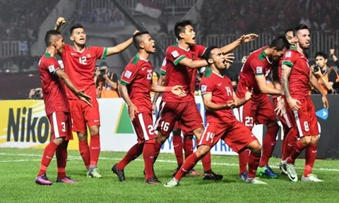 Stefano Lilipaly của Indonesia đặt mục tiêu ghi 2 bàn vào lưới Thái Lan