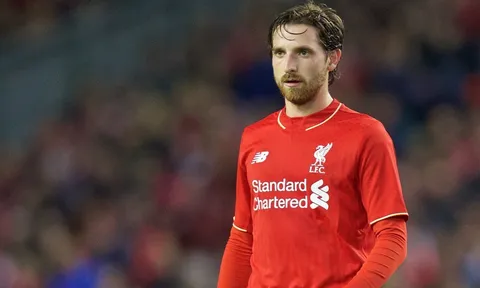 Joe Allen khi còn khoác áo Liverpool