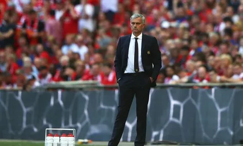 Jose Mourinho cần thanh kẹo cao su, chiếc đồng hồ và hơn thế nữa