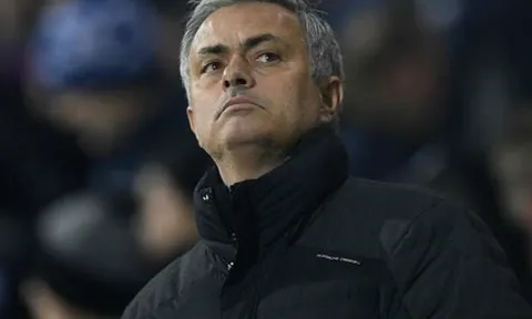 Jose Mourinho chửi thề trước tin đồn không hạnh phúc tại Manchester