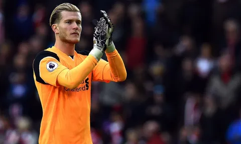 Klopp so sánh Karius với De Gea