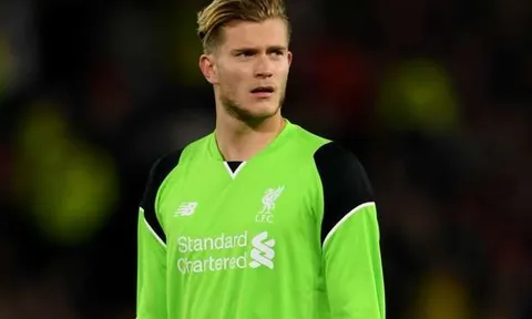 Lấy suất Karius, Mignolet phản ứng ra sao?
