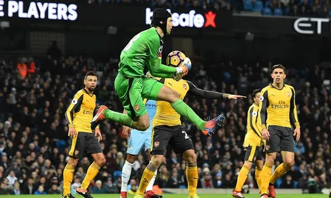 Man City và Spurs cùng thắng ngược, ngày buồn của Man United