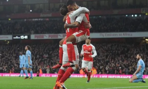 Màn tái xuất của Hector Bellerin vs Stoke City