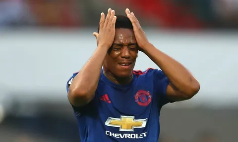 Martial thừa nhận sự khó chịu khi phải dự bị cho Ibra