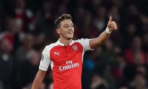 Mesut Oezil thể hiện ra sao khi đụng độ Bayern Munich?