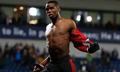 Mourinho giải trình vì để cầu thủ ném áo cho fan