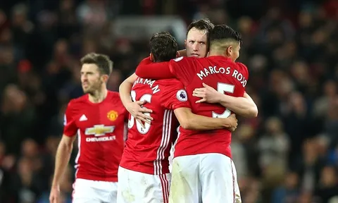 Viết cho những kẻ bị lãng quên ở Old Trafford