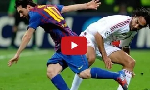 Nesta biến Lionel Messi thành trò hề với pha tắc bóng kinh điển