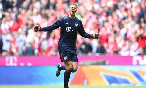 Neuer vượt mặt Buffon, hay nhất thế giới lần thứ 4 liên tiếp