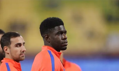 Neymar, Messi chỉ 'về sau' Umtiti trong phòng thay đồ Barcelona
