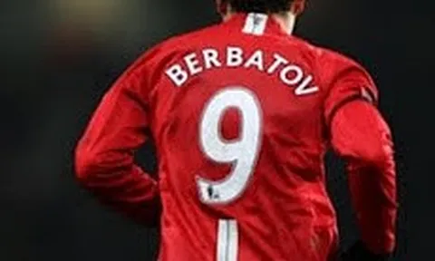 Những pha chạm bóng đầy tinh tế của 'Bông hồng' Berbatov