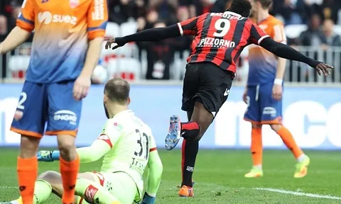 Balotelli lập cú đúp, OGC Nice độc chiếm ngôi đầu Ligue 1