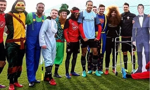 NÓNG: Công khai mặc áo Man City, tương lai Van Dijk được định đoạt?