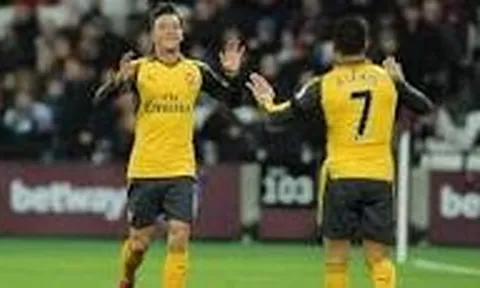 Oezil đã 'mất tích' thế nào khi đối đầu với Manchester City